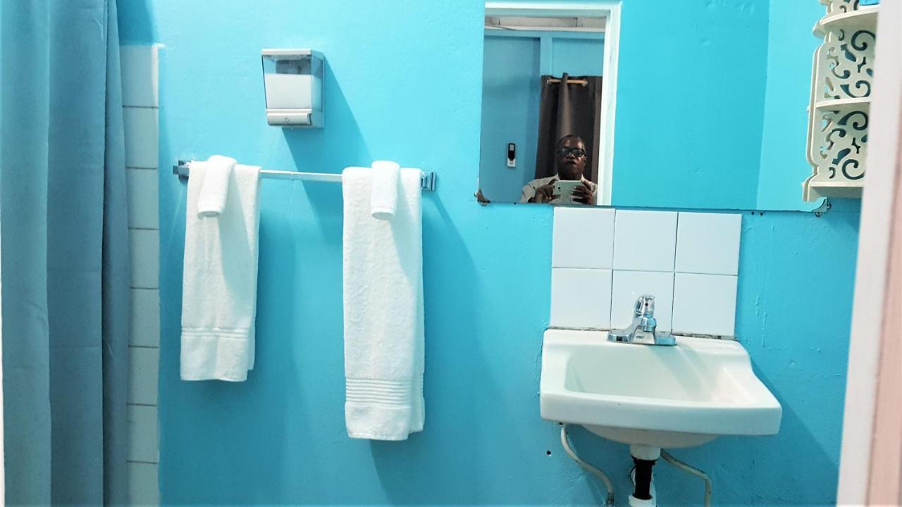 Chez Ophelia Cottage Apartments Roseau Ngoại thất bức ảnh