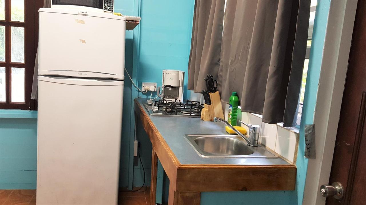 Chez Ophelia Cottage Apartments Roseau Ngoại thất bức ảnh
